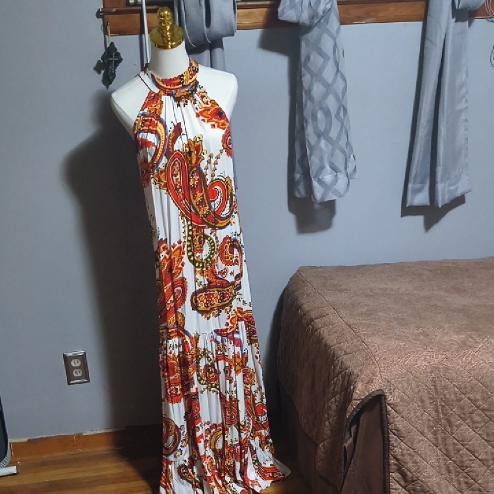 Vince Camuto White and Red Paisley Maxi Dress